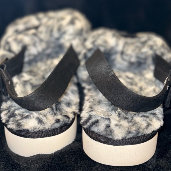 Koolaburra By UGG Fuzzed Out Cheetah Womens Size 9 Black White Slide Sandals - Picture 9 of 15